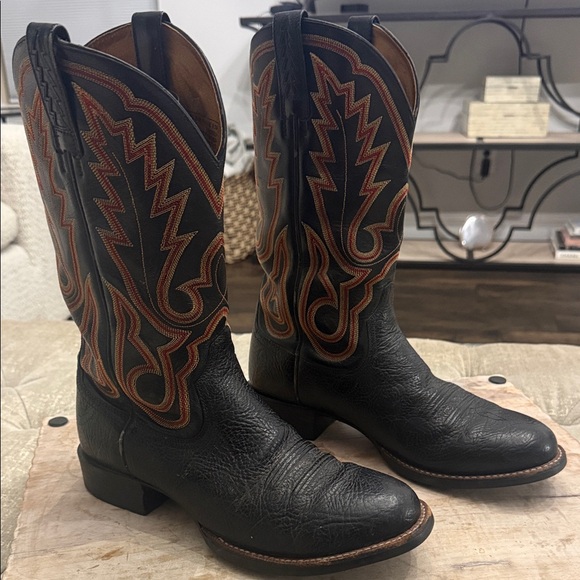 Ariat Men’s 10.5 Black and Brown Western Boots